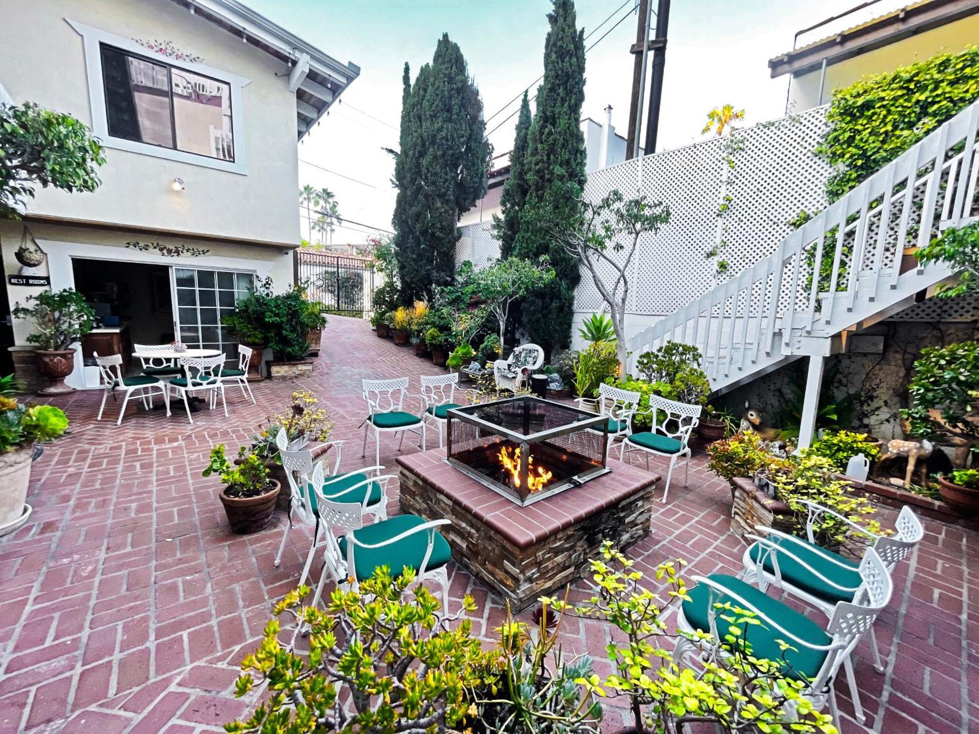 Catalina Courtyard Suites Avalon Exteriör bild
