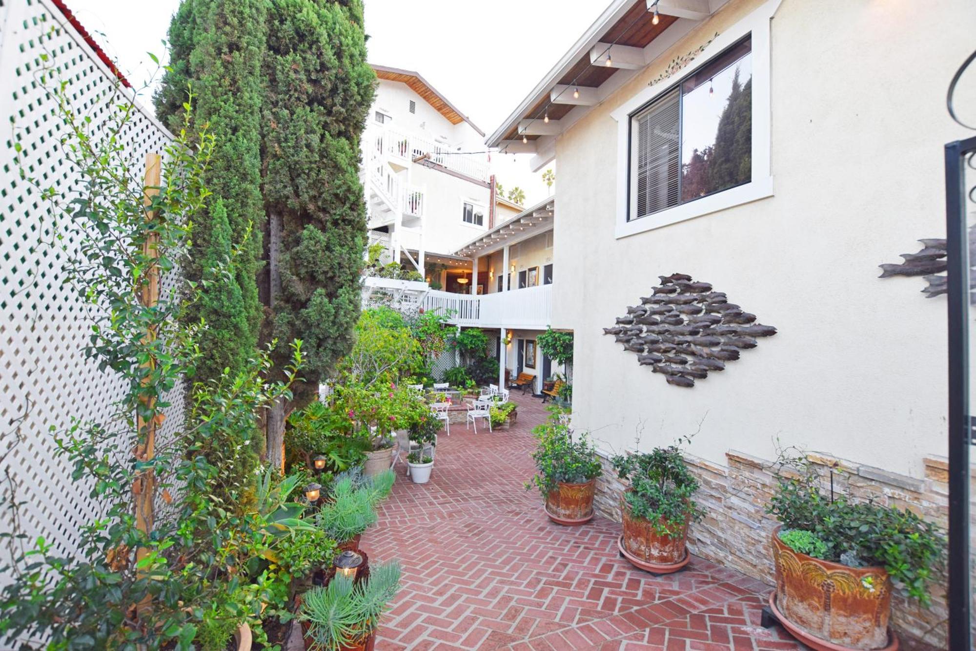 Catalina Courtyard Suites Avalon Exteriör bild